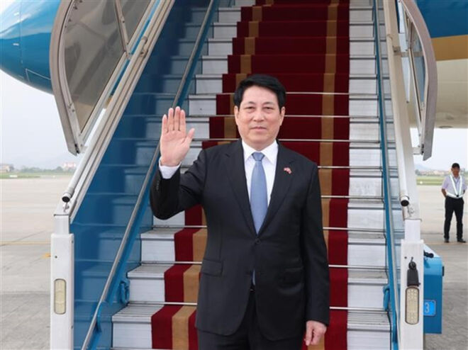 President leaves for victory over fascism celebration, working visit to China