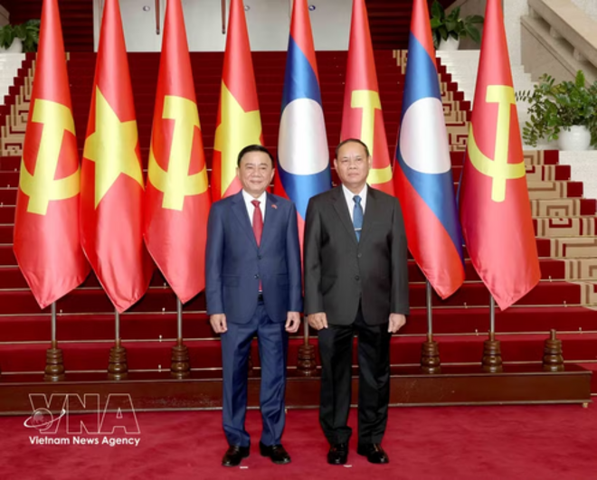 Vietnam, Laos strike new cooperation documents to further enhance ties