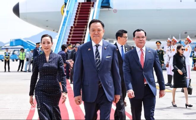 Thai Prime Minister arrives in Hanoi for official visit, attendance at ASEAN Future Forum