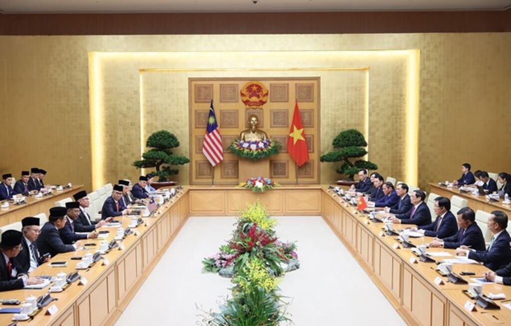 Vietnamese, Malaysian PMs Delighted At Development Of Bilateral Relations