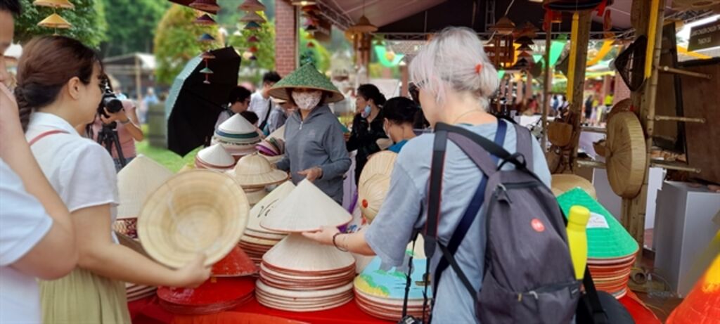 Chuong Village Conical Hats: Symbol Of Vietnamese Heritage