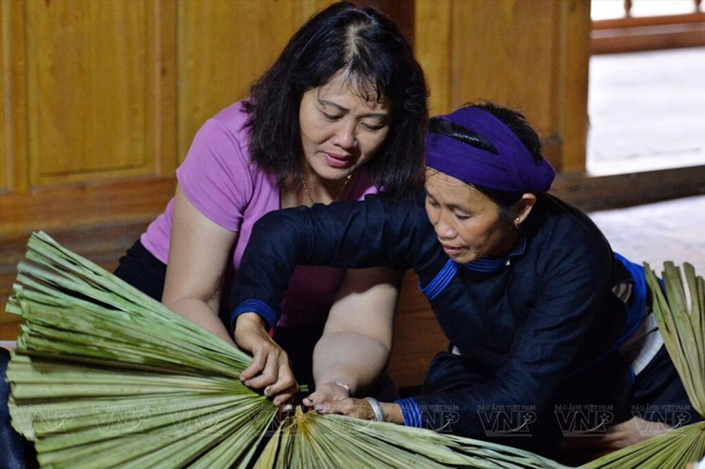 Preserving Unique Craft Of Making Palm-leaf Conical Hats