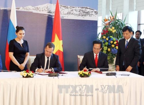 Vietnam EEU sign free trade agreement