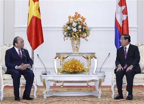 President Nguyen Xuan Phuc meets Cambodian Government leaders