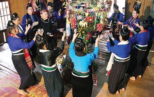 Xoe, traditional dance art of the Thai - UNESCO Intangible Cultural Heritage of Humanity