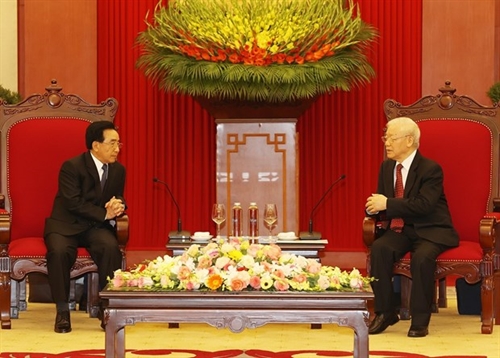 Party General Secretary receives Lao Prime Minister