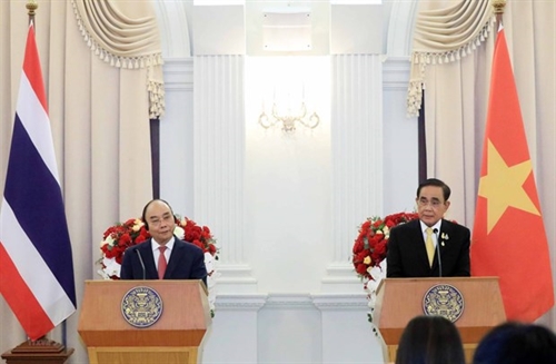 Vietnamese President Thai PM co-chair press conference