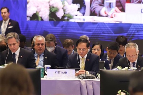 Vietnam calls for enhanced cooperation in APEC amid global challenges