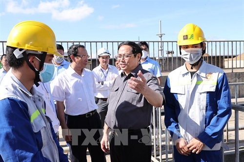 PM inspects infrastructure projects in HCM City