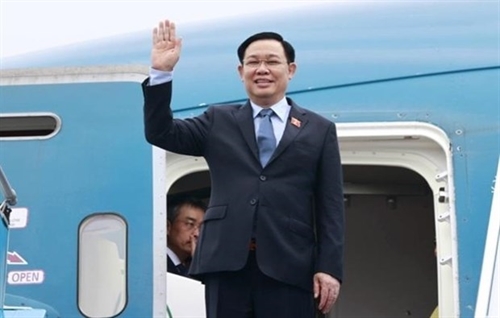 Top legislator leaves Hanoi for visits to Australia New Zealand