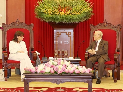 Party leader hosts Greek President in Hanoi
