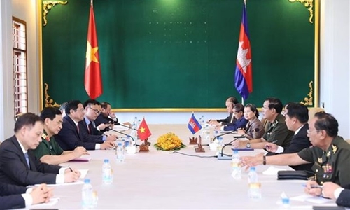 Vietnamese Cambodian PMs agree on measures to foster ties