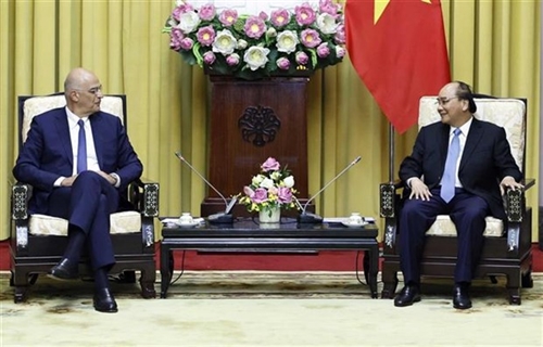 President suggests Vietnam Greece forge cooperation in different fields