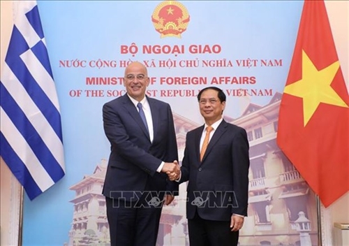 Vietnamese Greek FMs hold talks