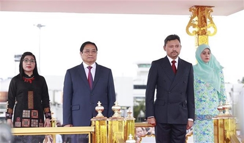 Prime Minister Pham Minh Chinh begins official visit to Brunei