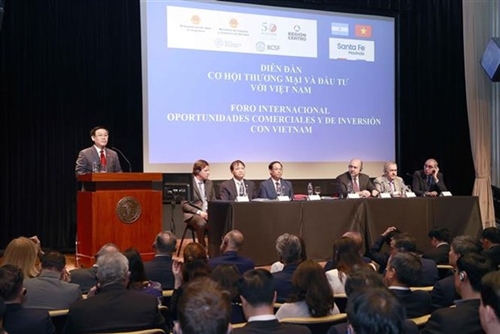 Top legislator attends Vietnam-Argentina business conference