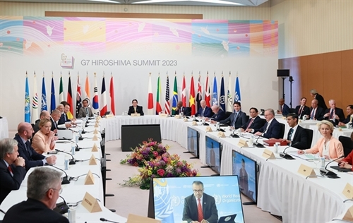 PM delivers message at G7 expanded Summits first plenary session