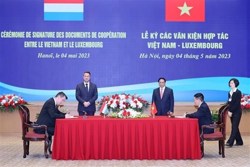 Prime Ministers of Vietnam Luxembourg hold talks in Hanoi