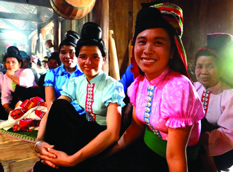 Xen lau no, Thai ceremony honoring witch doctors
